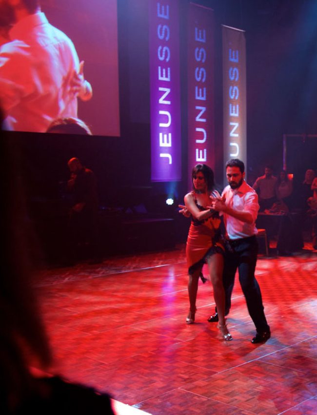 The-Line-Above-N-Below-jeunesse-2018-10